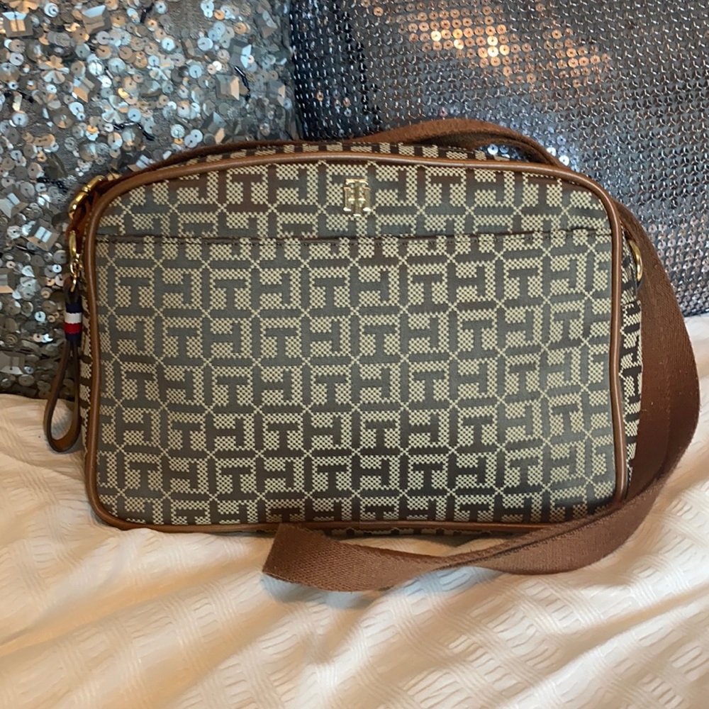 Tommy Hilfiger brown monogram crossbody handbag with cloth strap